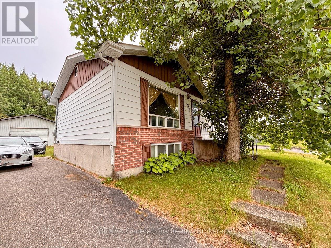 37 Matachewan Road Property Photo 24