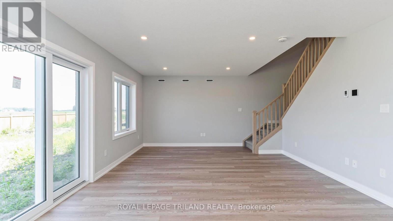 45 Harrow Lane Property Photo 6