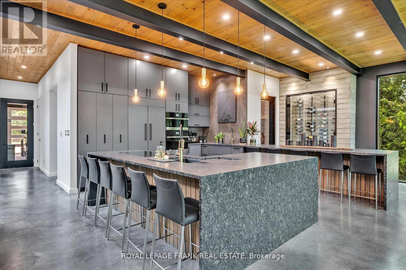 910 Birchview Road Property Photo 7
