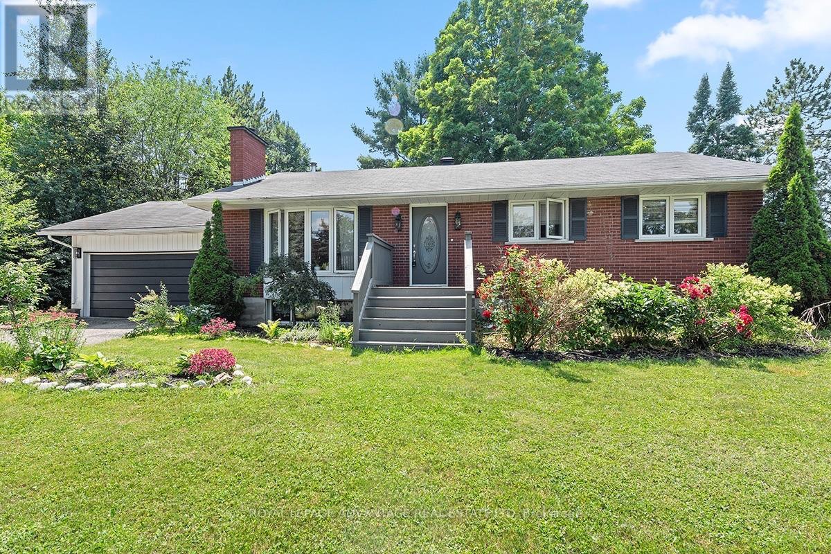 121 Stamford Drive Property Photo 2