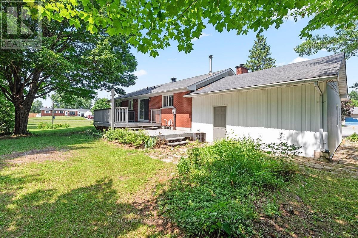 121 Stamford Drive Property Photo 6