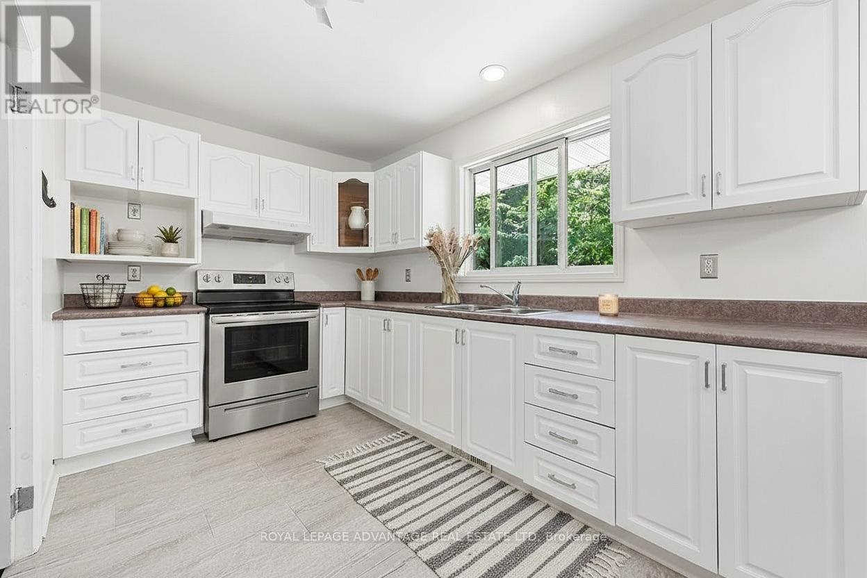 121 Stamford Drive Property Photo 16
