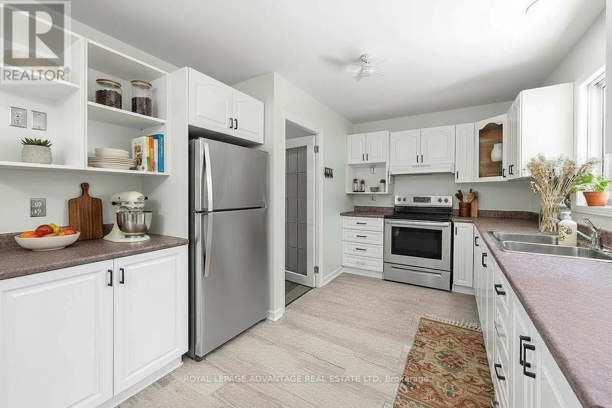 121 Stamford Drive Property Photo 18