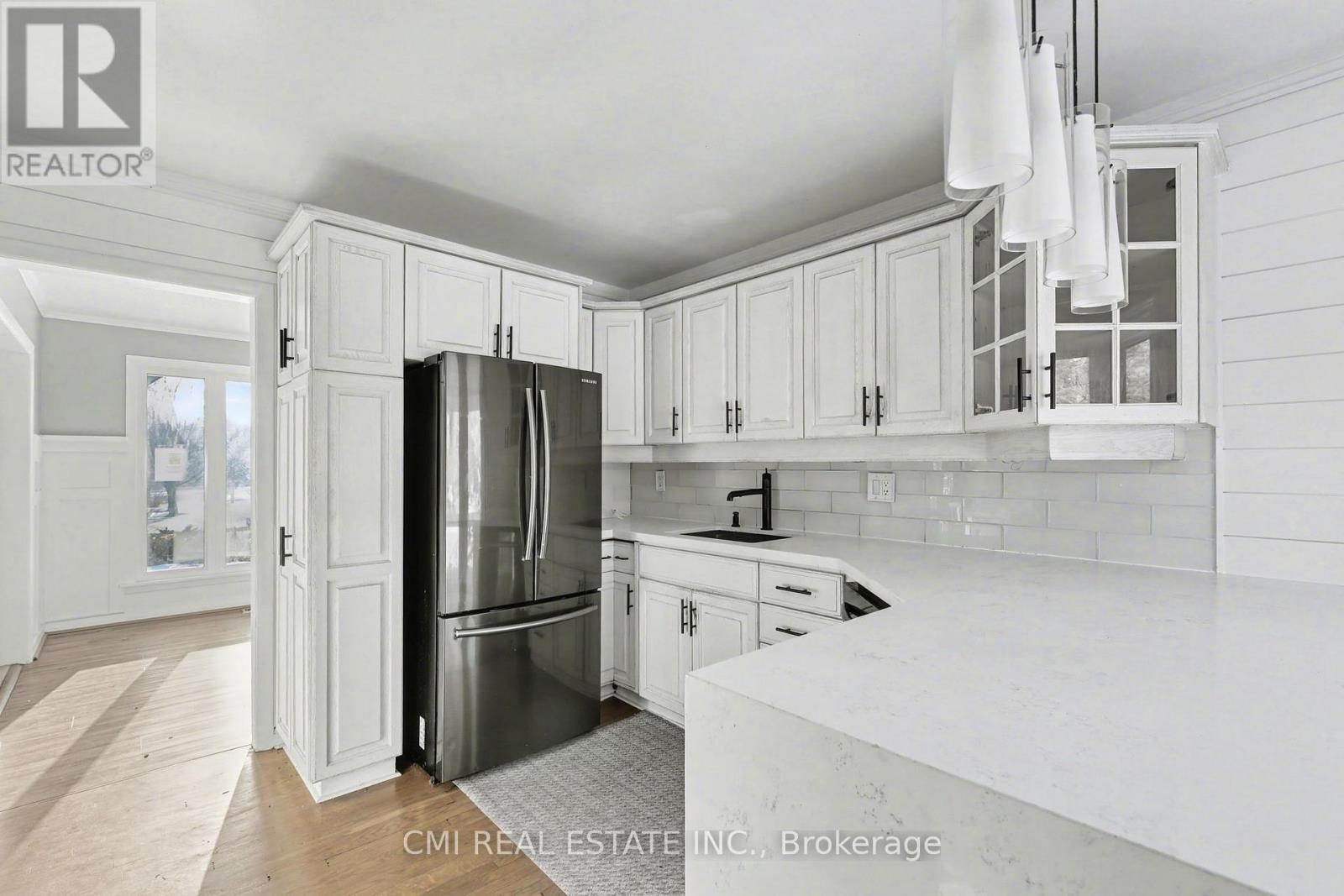 645 Riverside Drive Property Photo 10