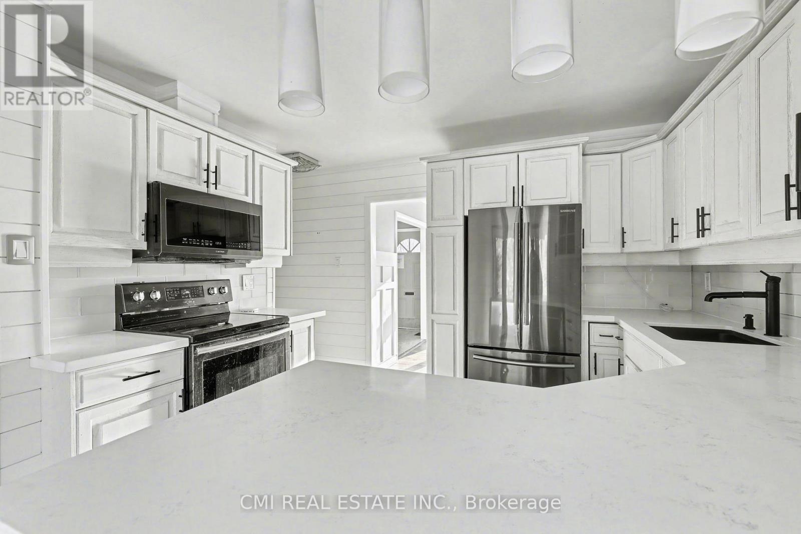 645 Riverside Drive Property Photo 11