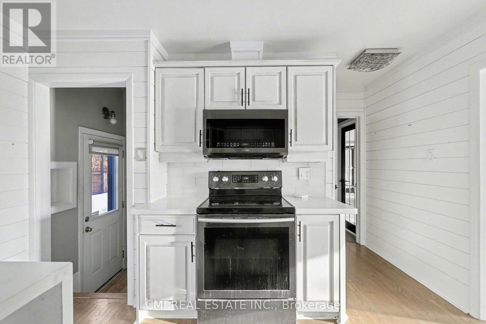 645 Riverside Drive Property Photo 12