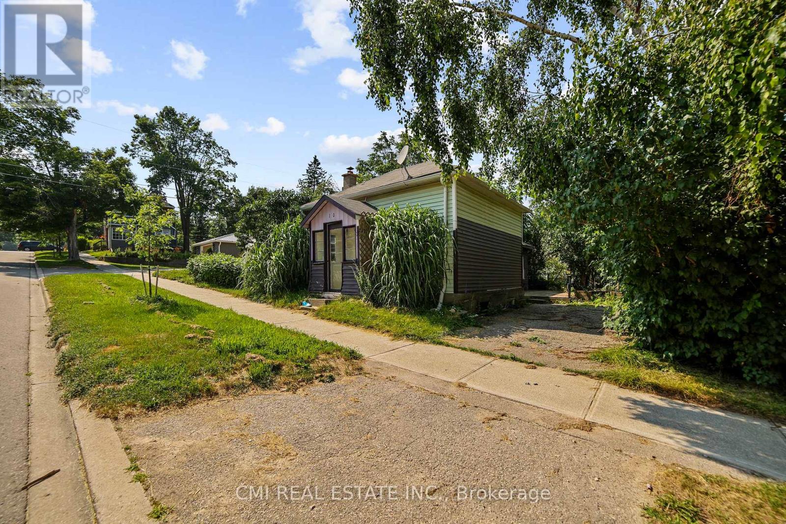 120 Second Avenue E Property Photo 1