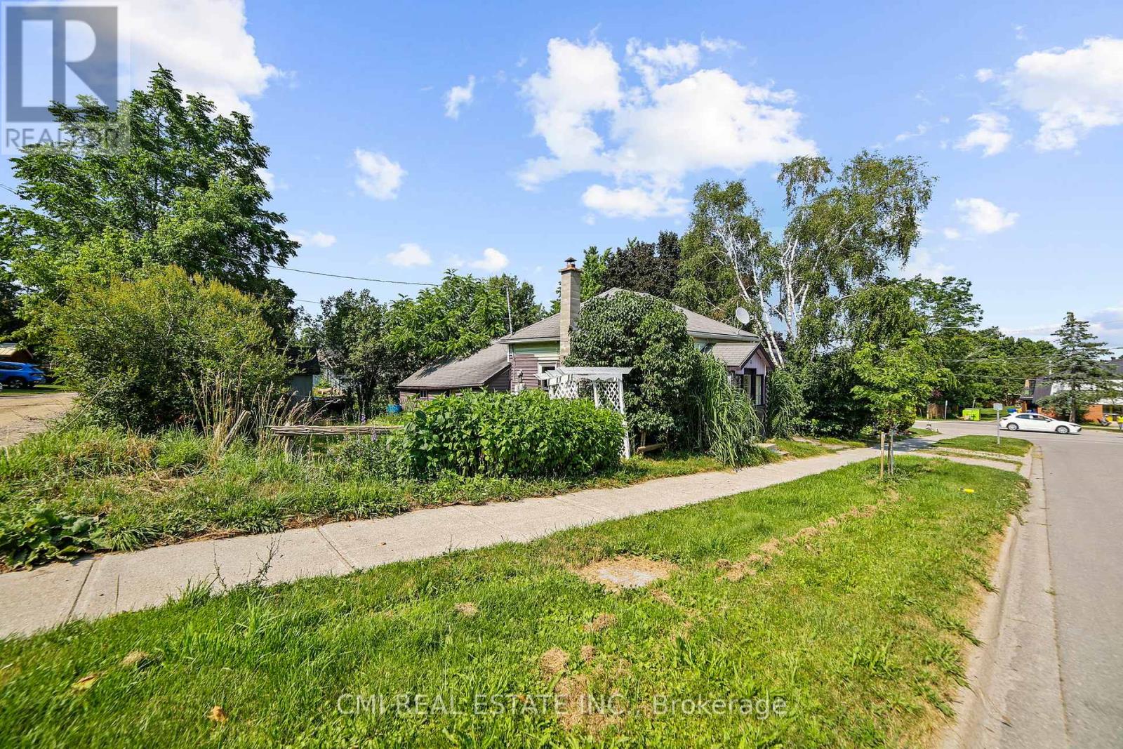 120 Second Avenue E Property Photo 3