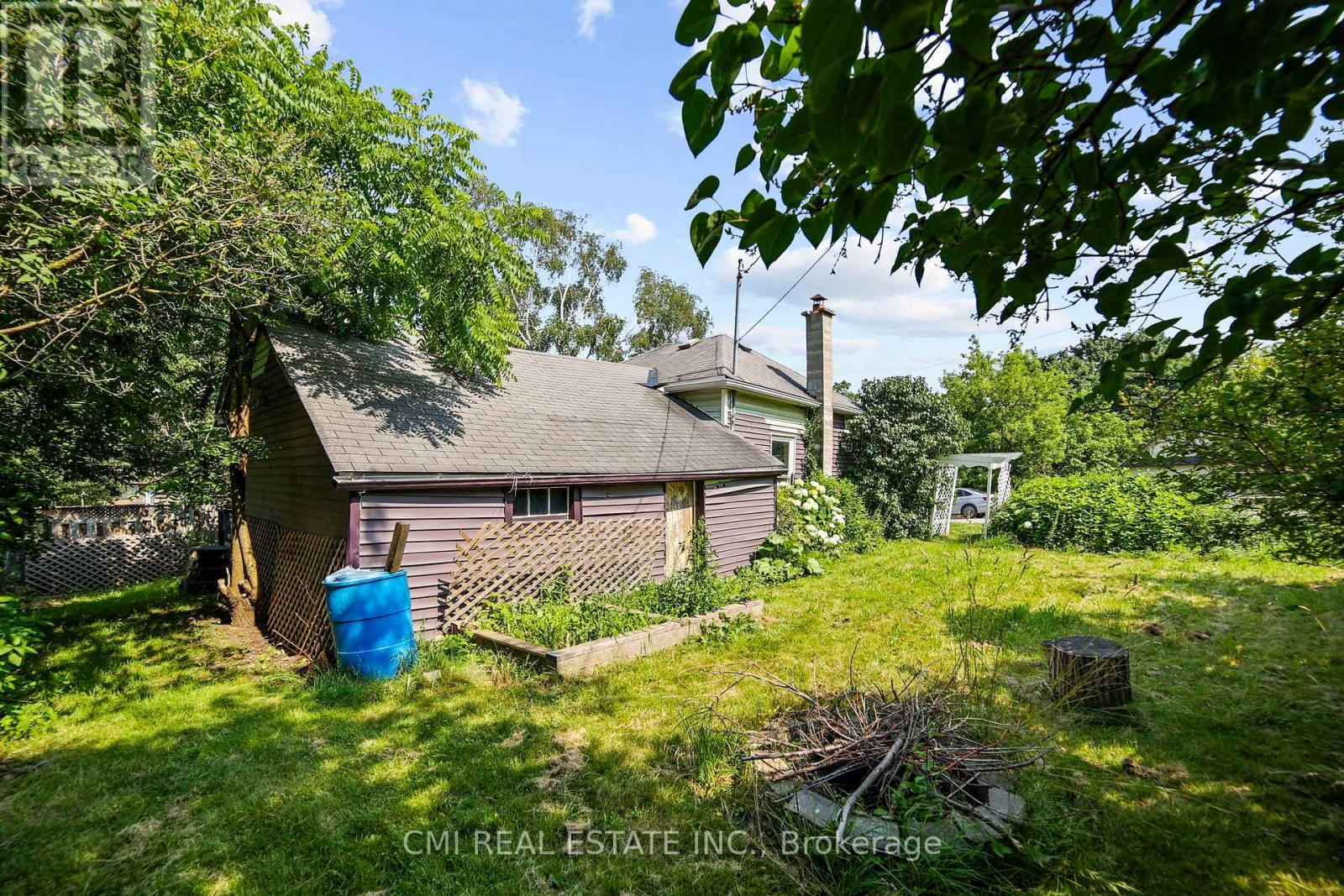 120 Second Avenue E Property Photo 5