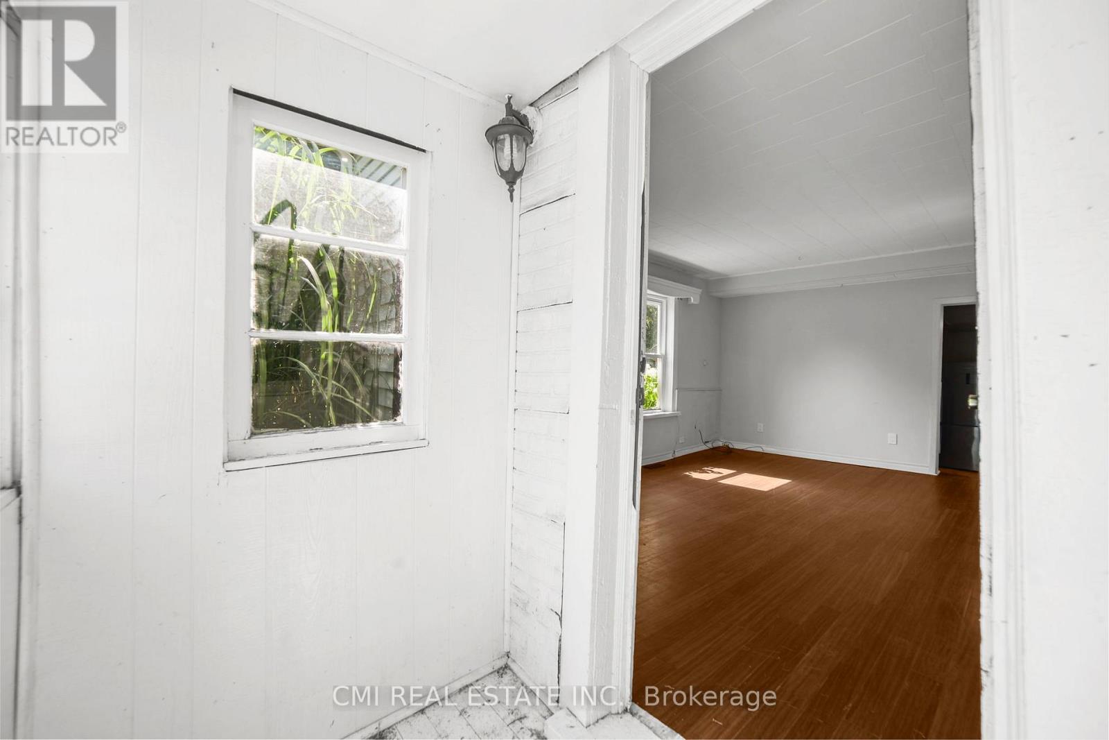 120 Second Avenue E Property Photo 7