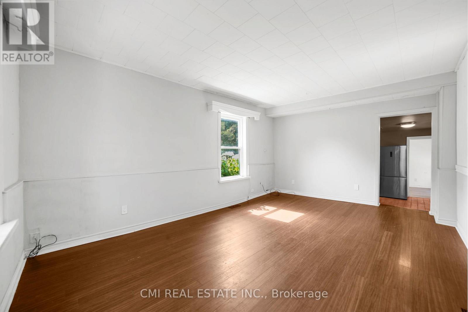 120 Second Avenue E Property Photo 8