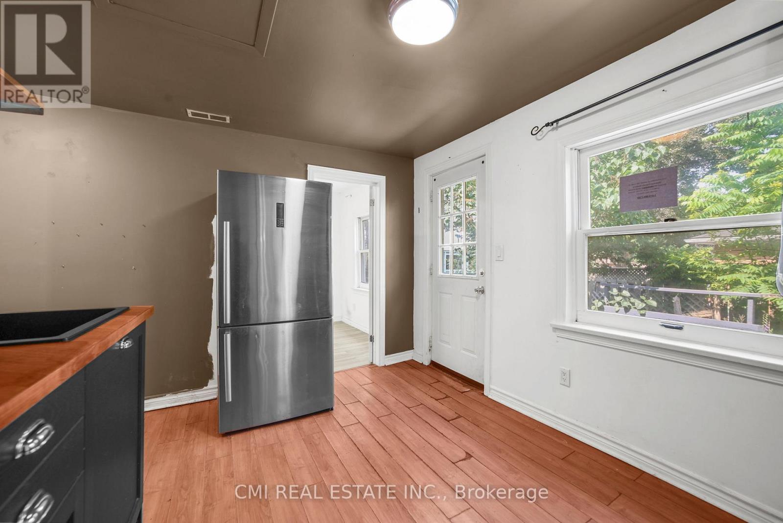 120 Second Avenue E Property Photo 12
