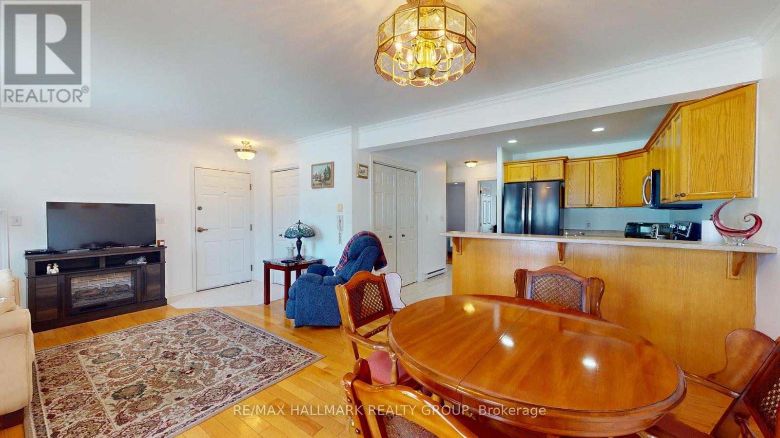 1102 - 237 Oak Street W Property Photo 4