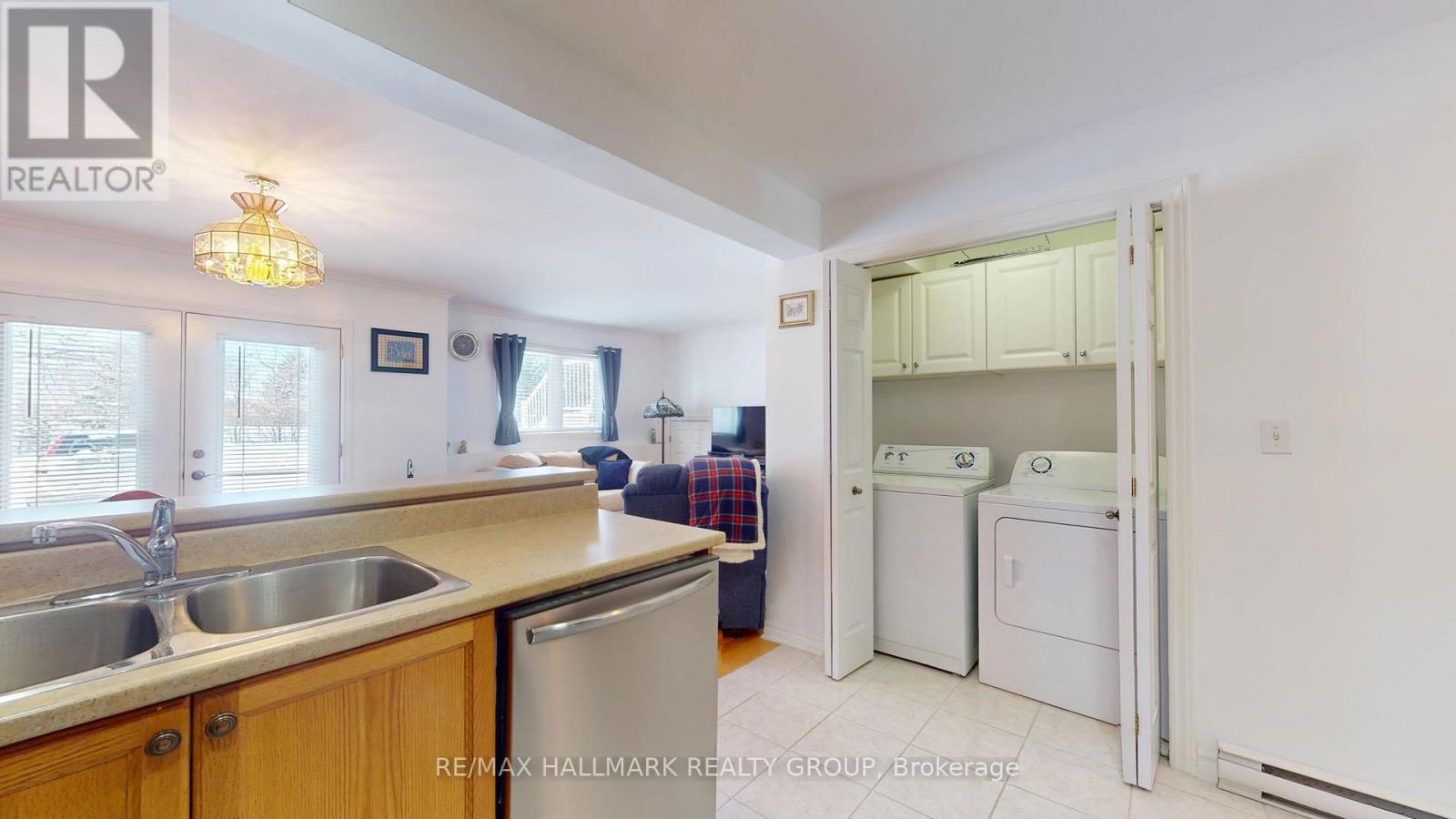 1102 - 237 Oak Street W Property Photo 12