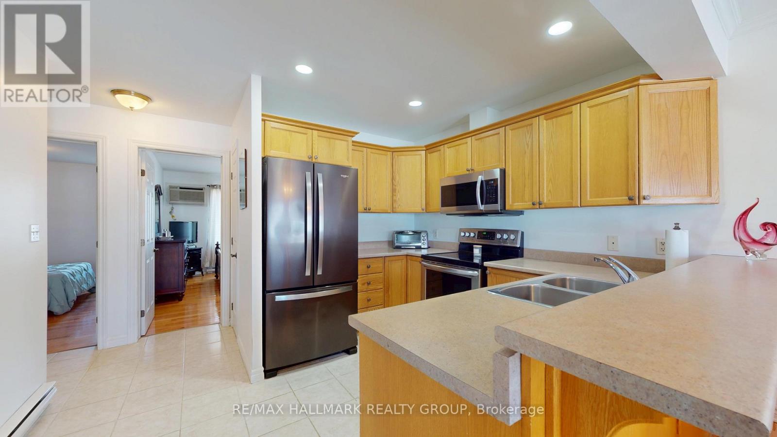 1102 - 237 Oak Street W Property Photo 13