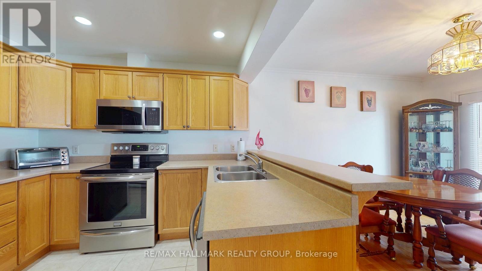 1102 - 237 Oak Street W Property Photo 16