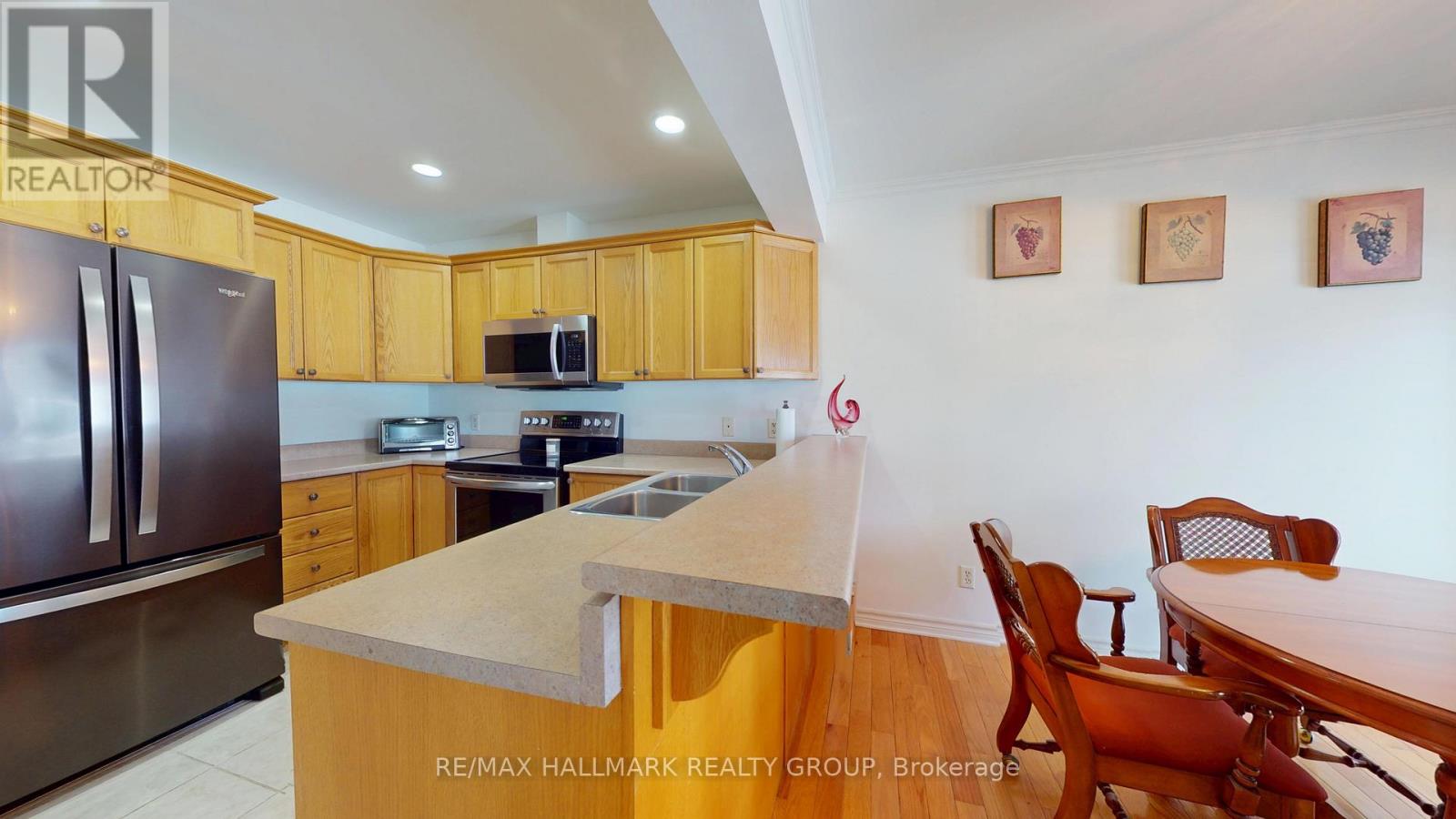 1102 - 237 Oak Street W Property Photo 17