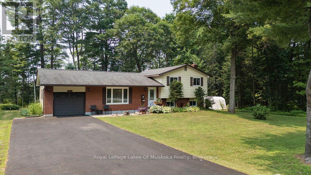 950 Muskoka #3 Road N Property Photo 1