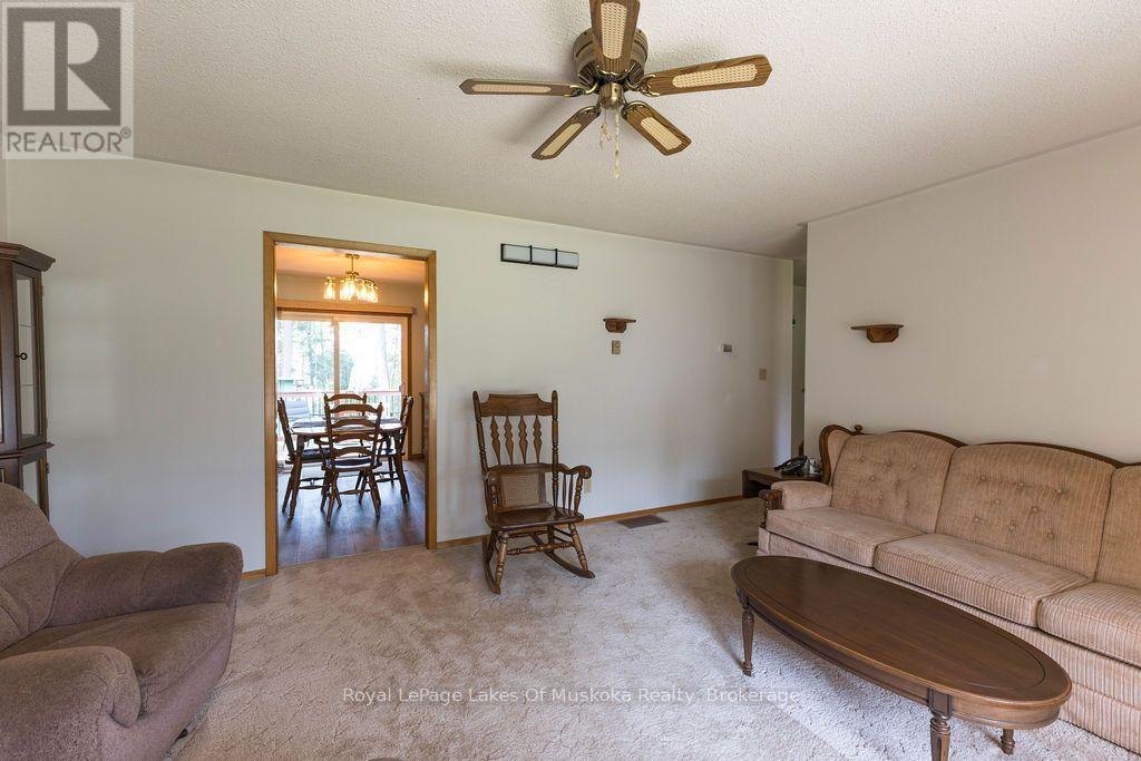 950 Muskoka #3 Road N Property Photo 7