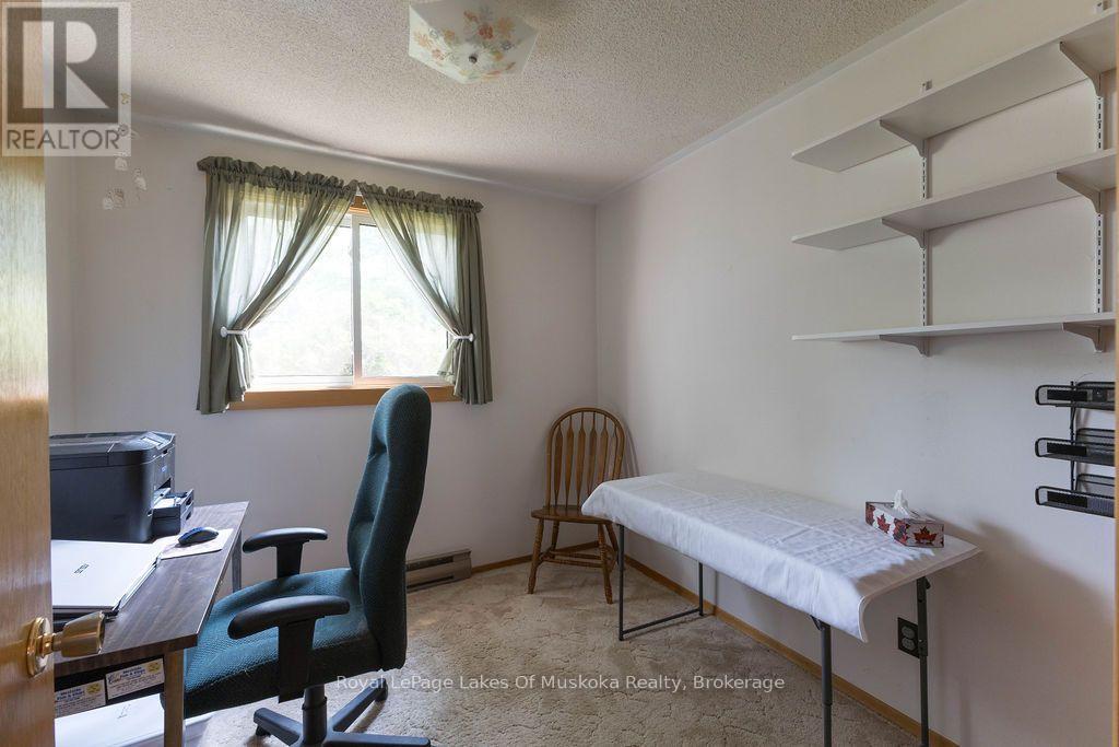 950 Muskoka #3 Road N Property Photo 17