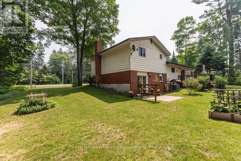 950 Muskoka #3 Road N Property Photo 32