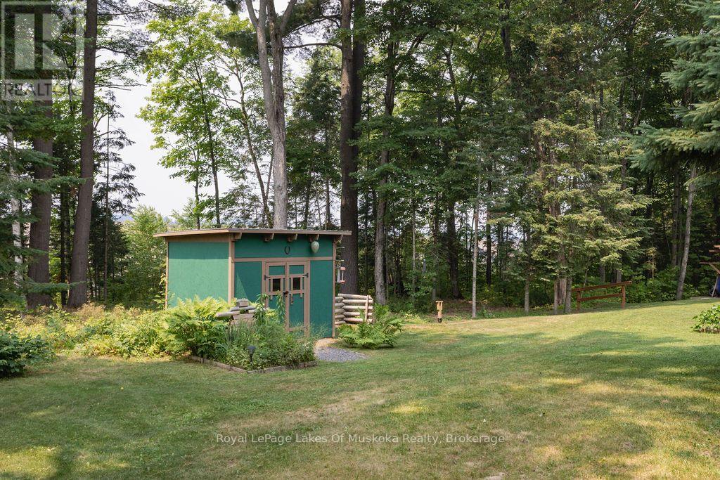 950 Muskoka #3 Road N Property Photo 33