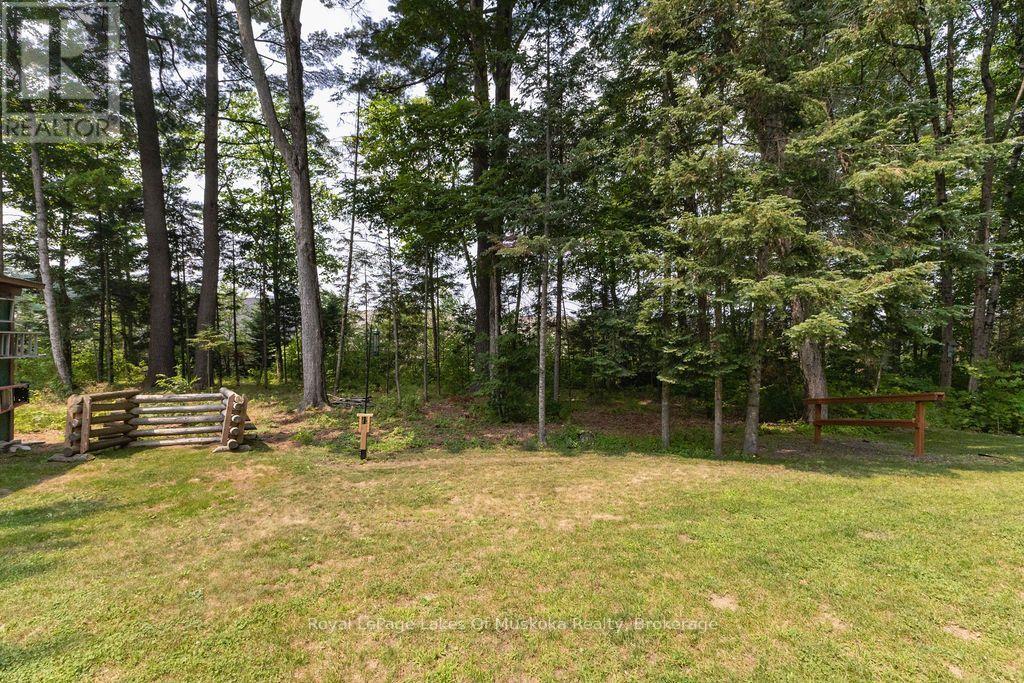 950 Muskoka #3 Road N Property Photo 34
