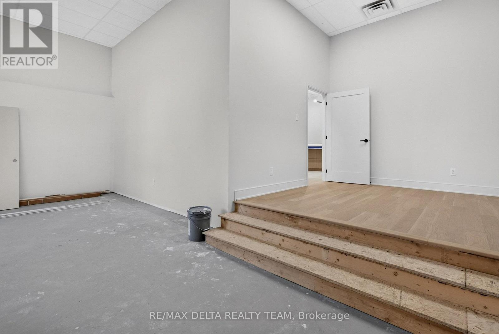 27 Bridge Street Property Photo 21