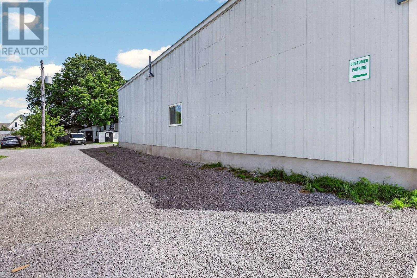 27 Bridge Street Property Photo 30