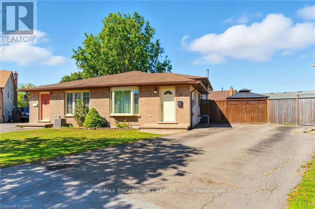 30 Rainbow Court Property Photo 3