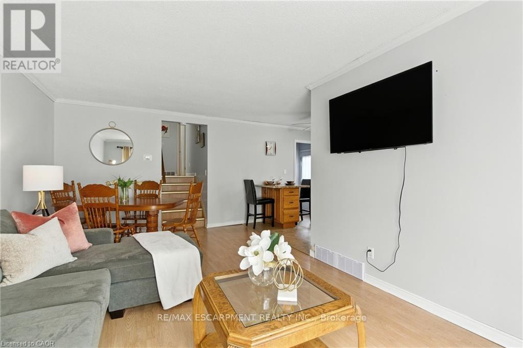 30 Rainbow Court Property Photo 5