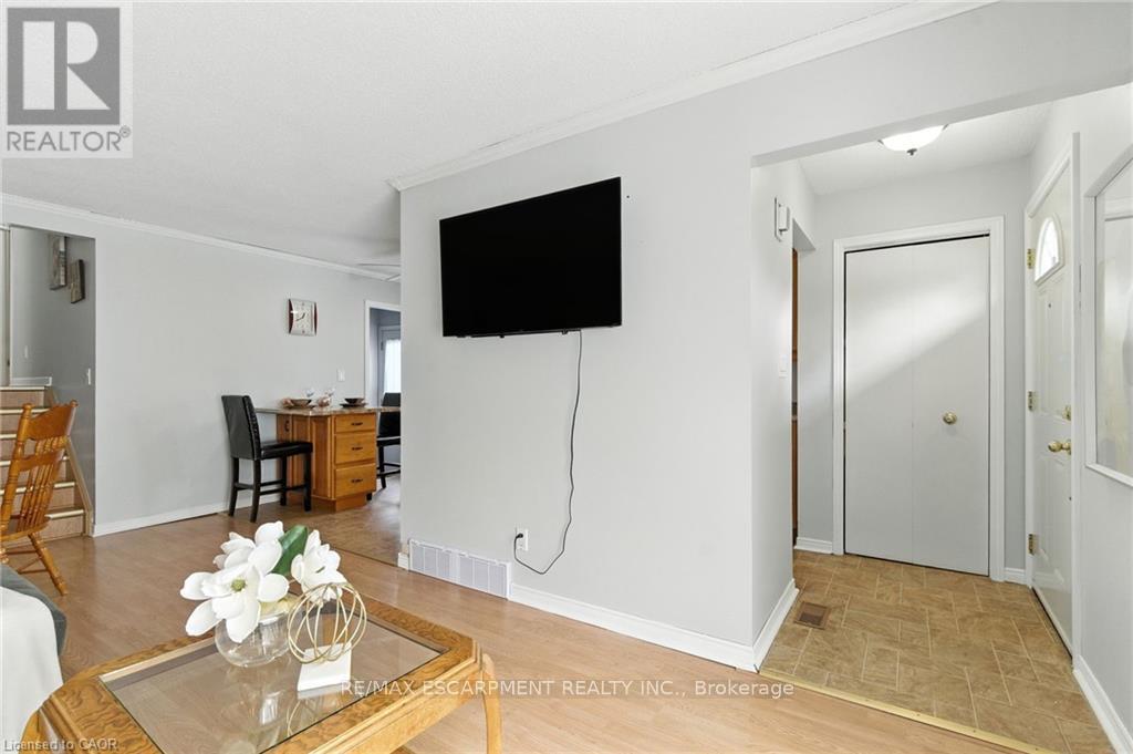 30 Rainbow Court Property Photo 6