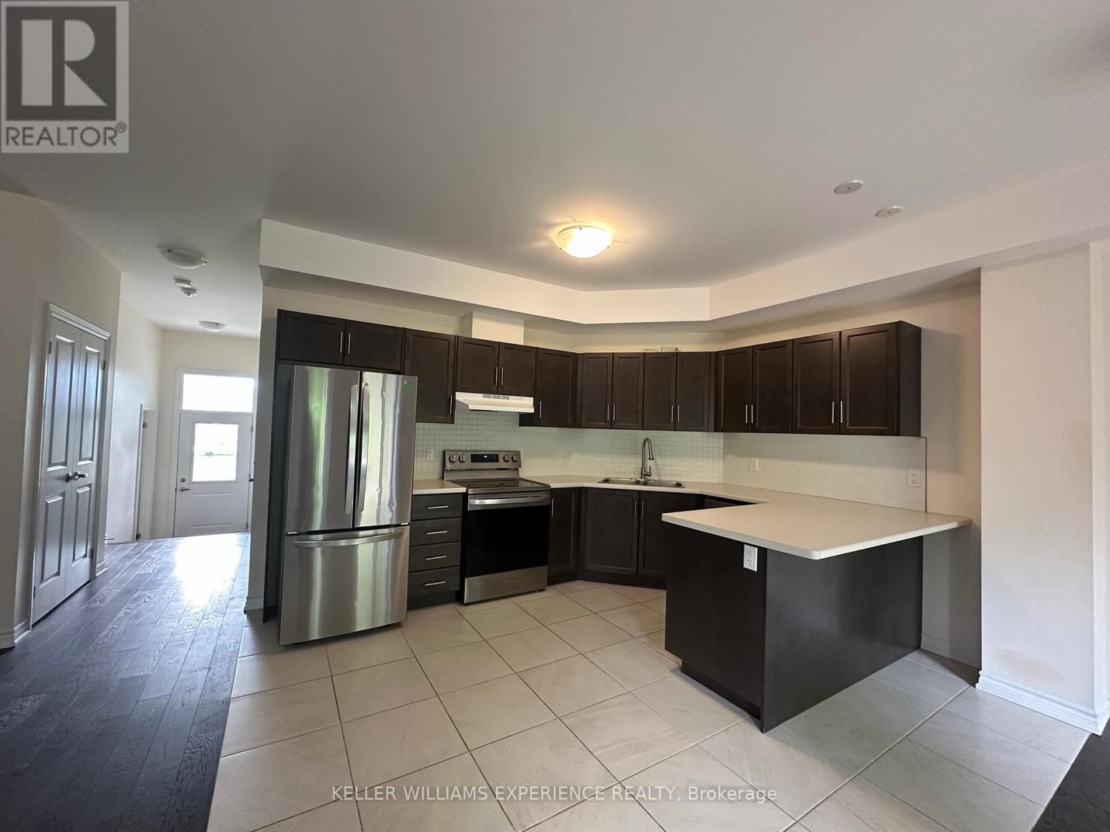 121 Rosie Street Property Photo 4