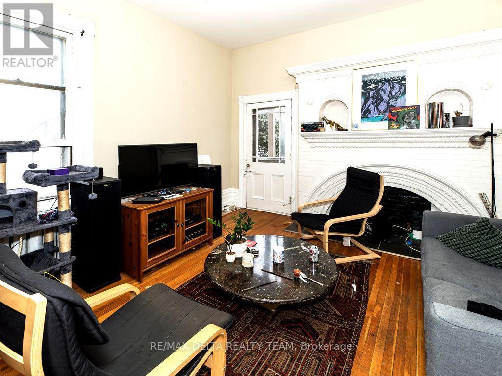 290-292 Daly Avenue Property Photo 5