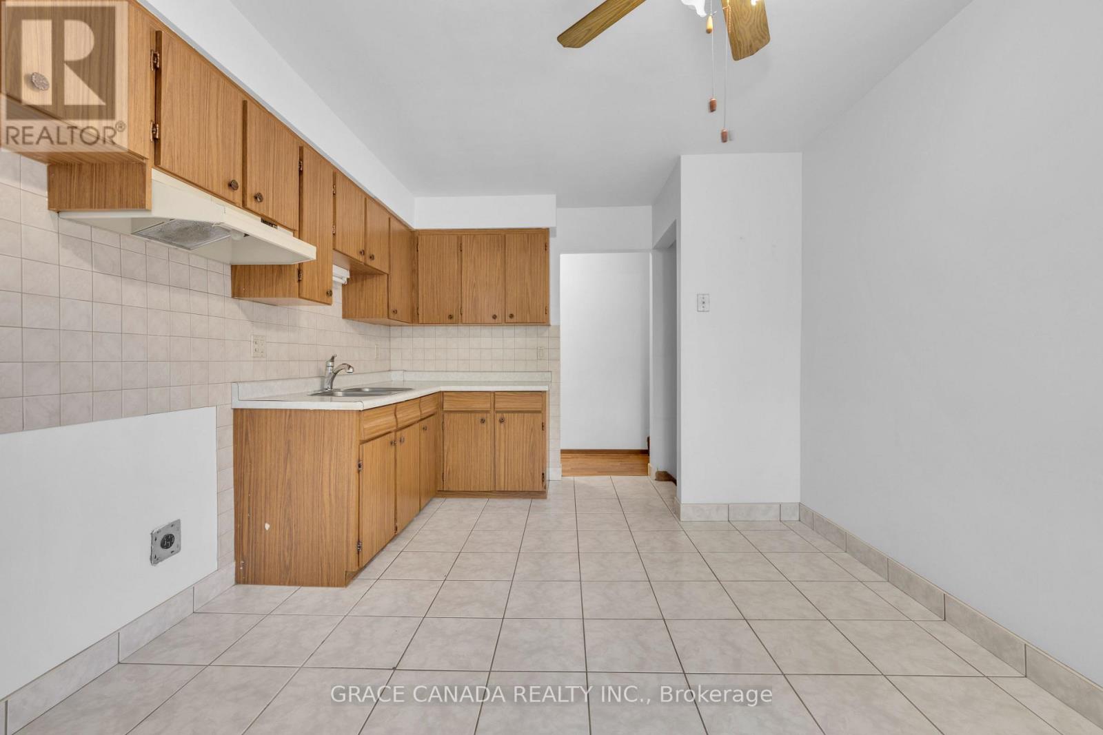 4650 - 4666 Caboto Drive Property Photo 12