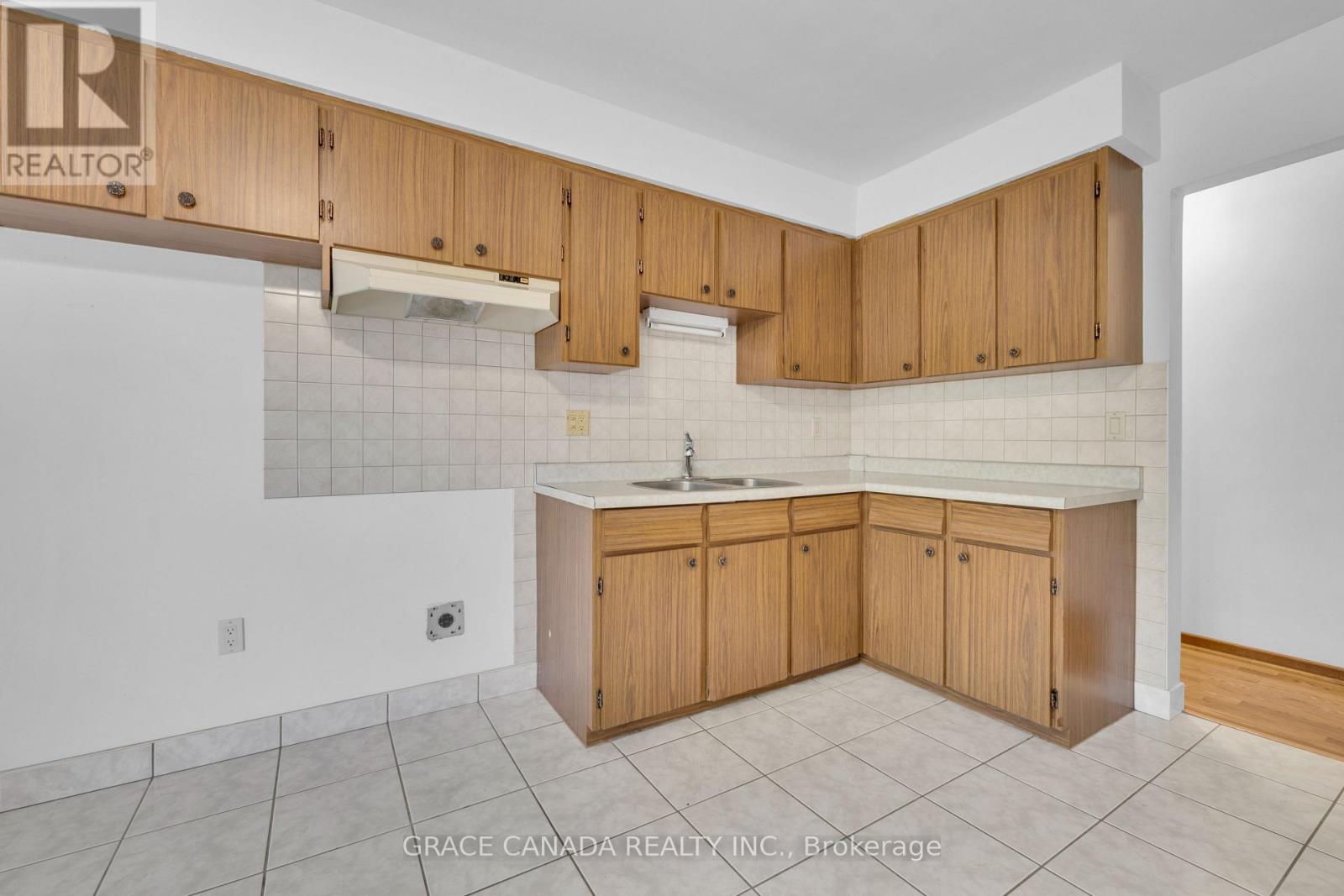 4650 - 4666 Caboto Drive Property Photo 13