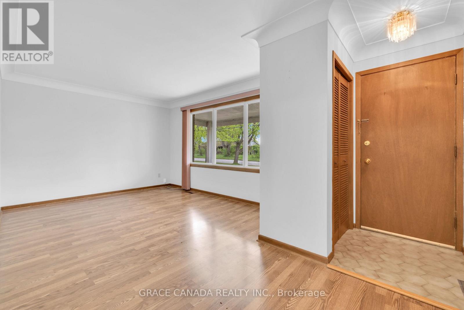 4650 - 4666 Caboto Drive Property Photo 15