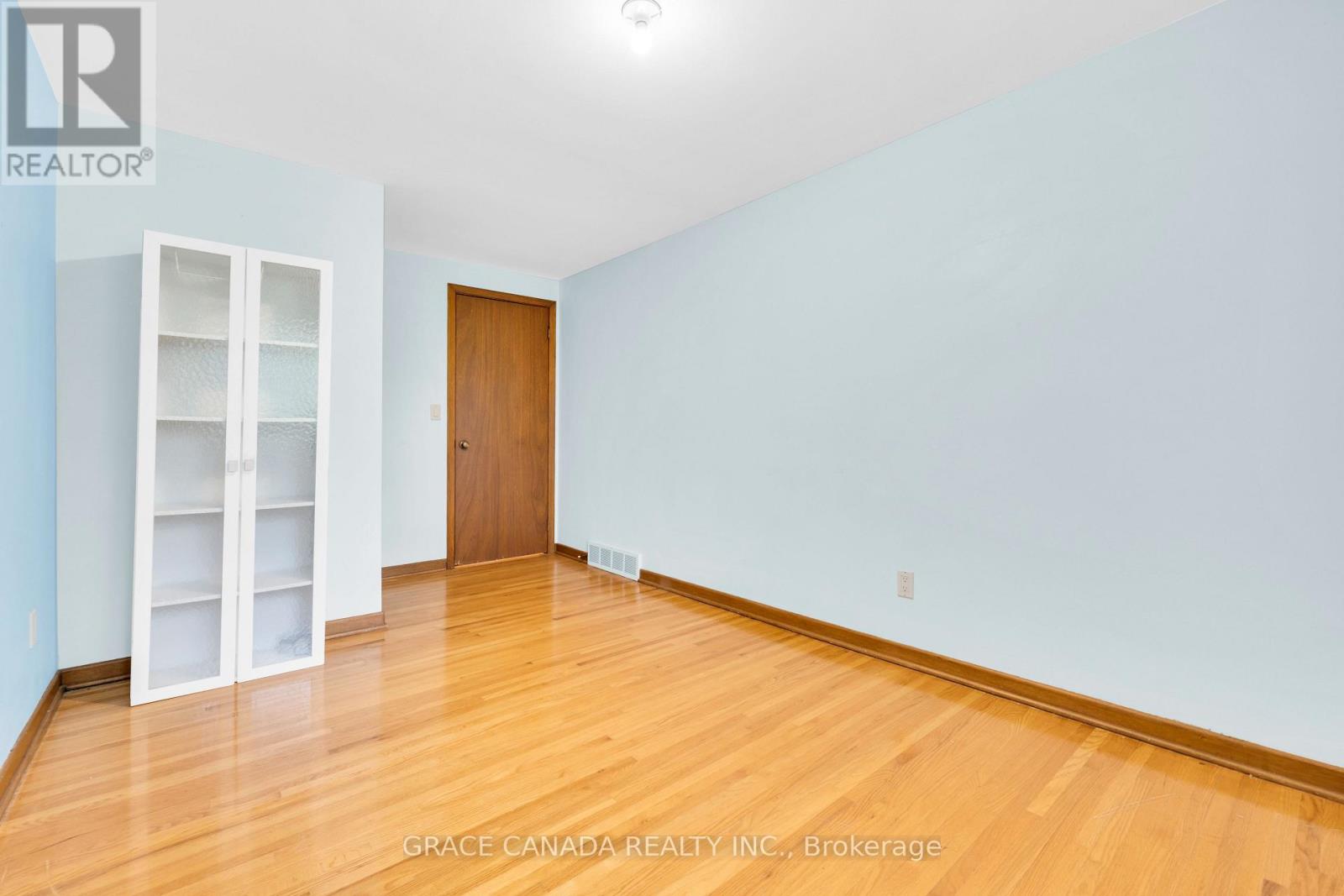 4650 - 4666 Caboto Drive Property Photo 19