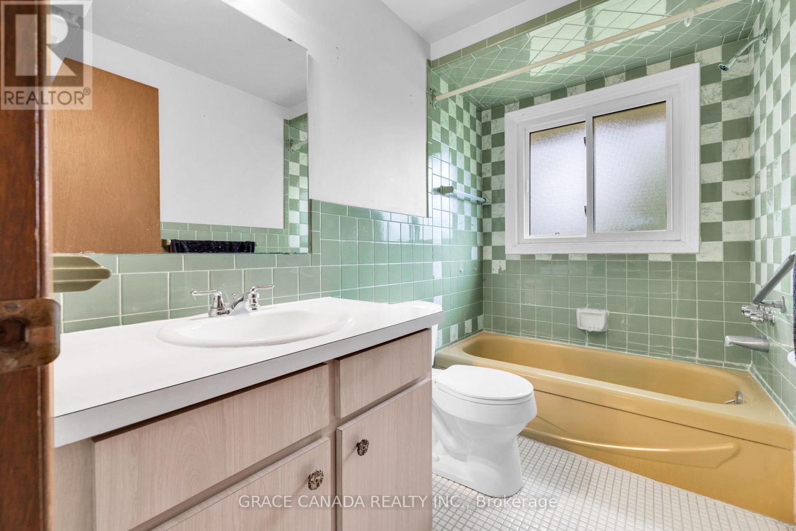 4650 - 4666 Caboto Drive Property Photo 20