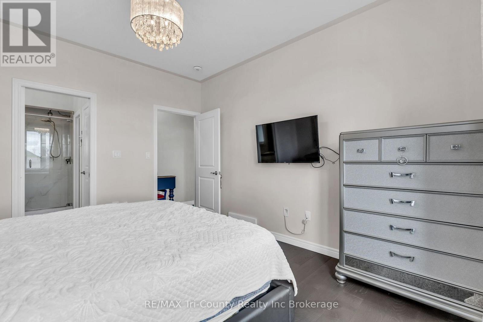18 Crocus Avenue Property Photo 22