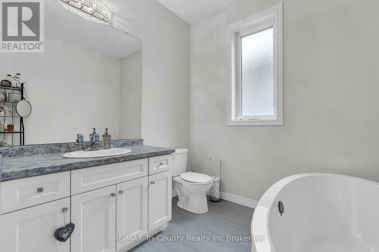 18 Crocus Avenue Property Photo 28