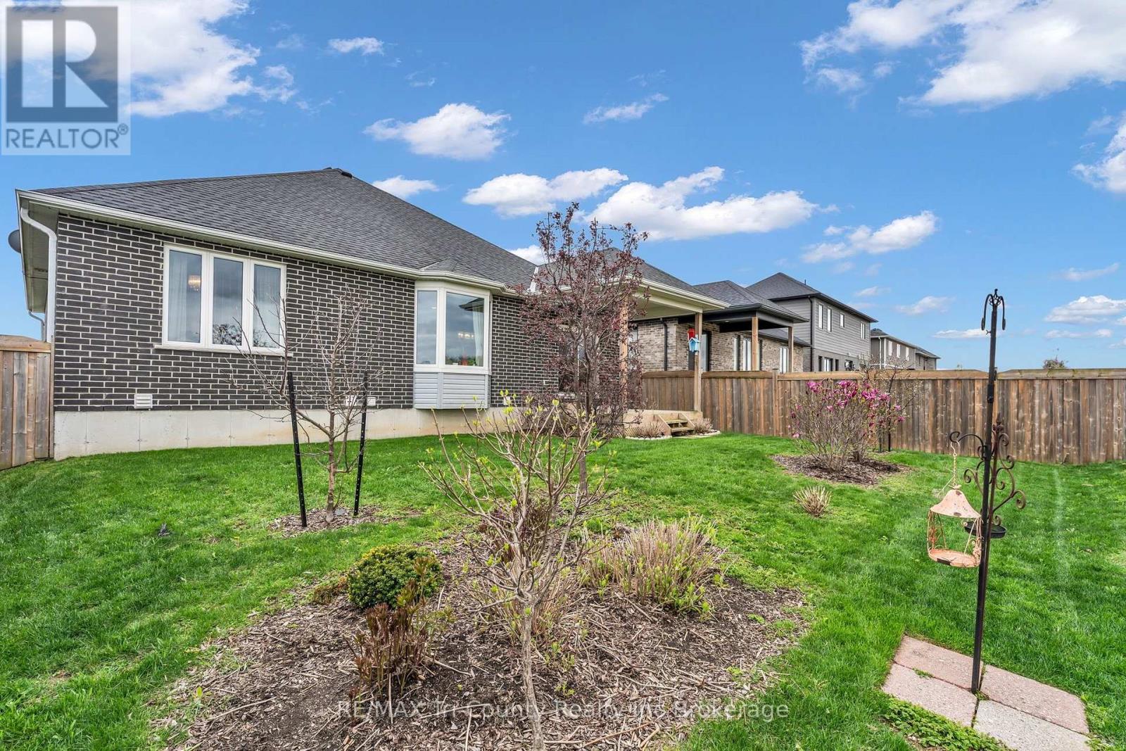 18 Crocus Avenue Property Photo 33
