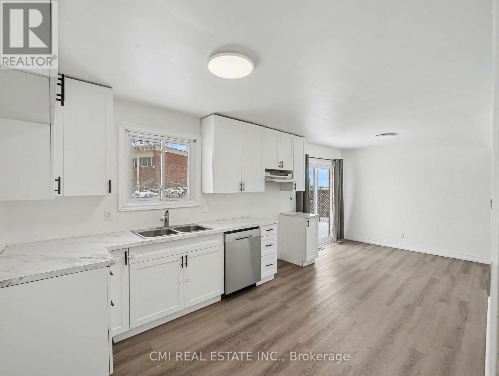 4306 East Avenue Property Photo 4