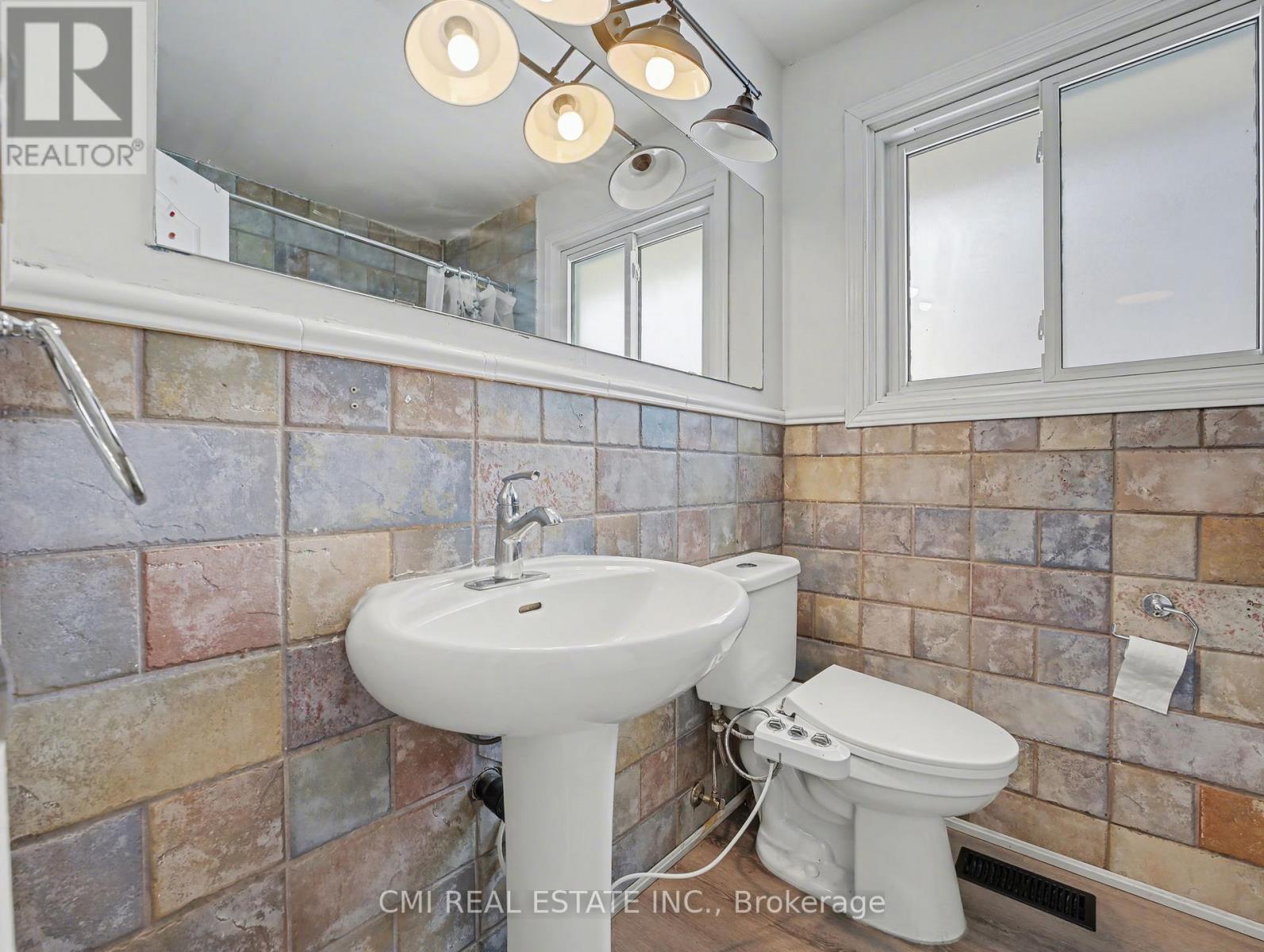 4306 East Avenue Property Photo 15