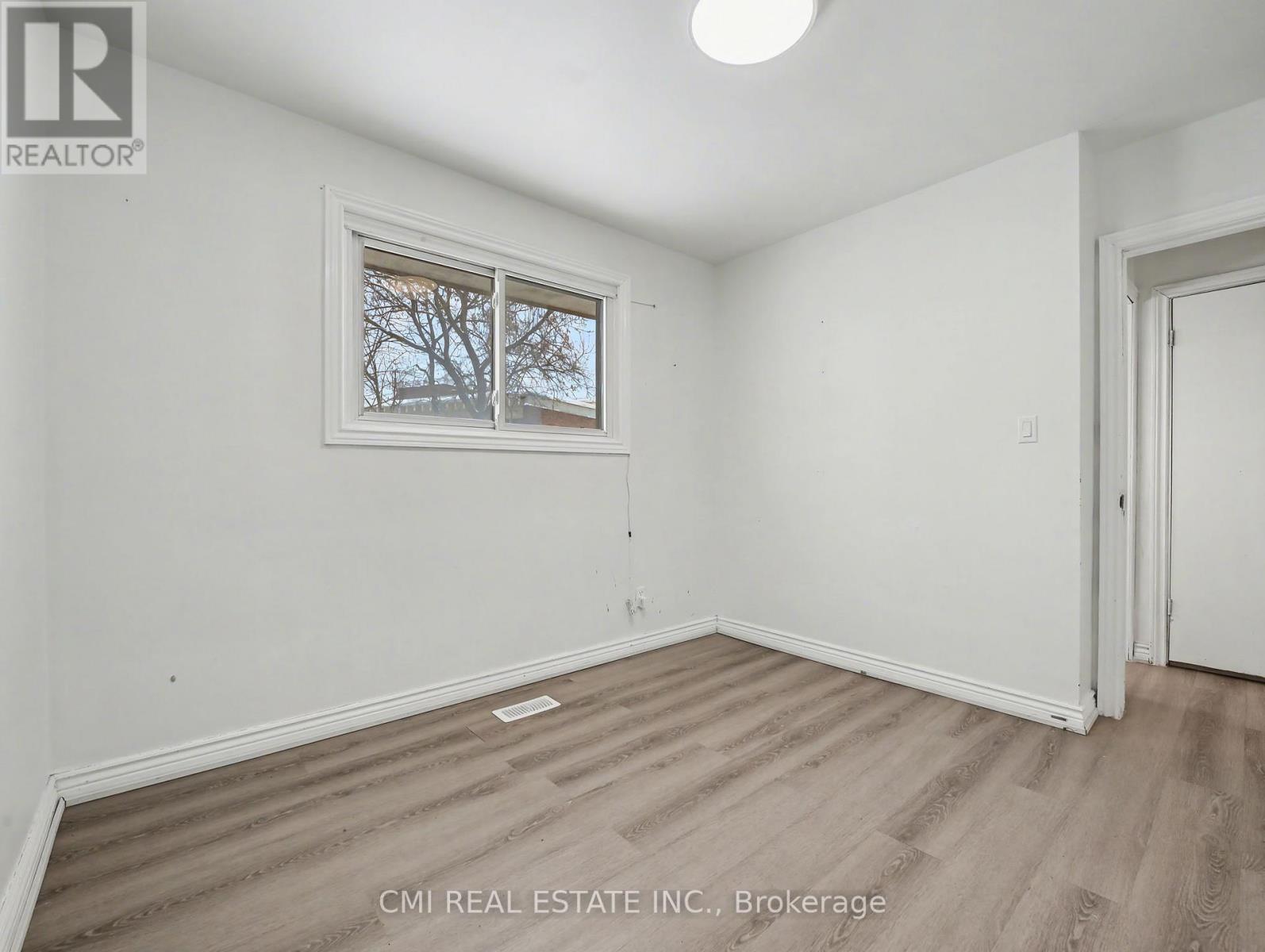 4306 East Avenue Property Photo 17