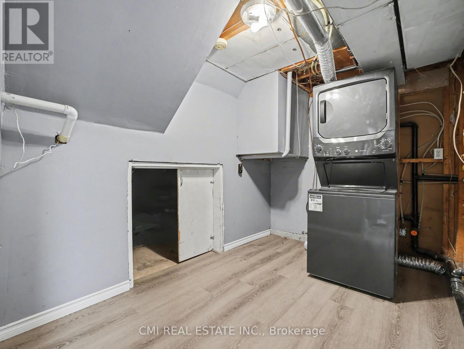 4306 East Avenue Property Photo 20
