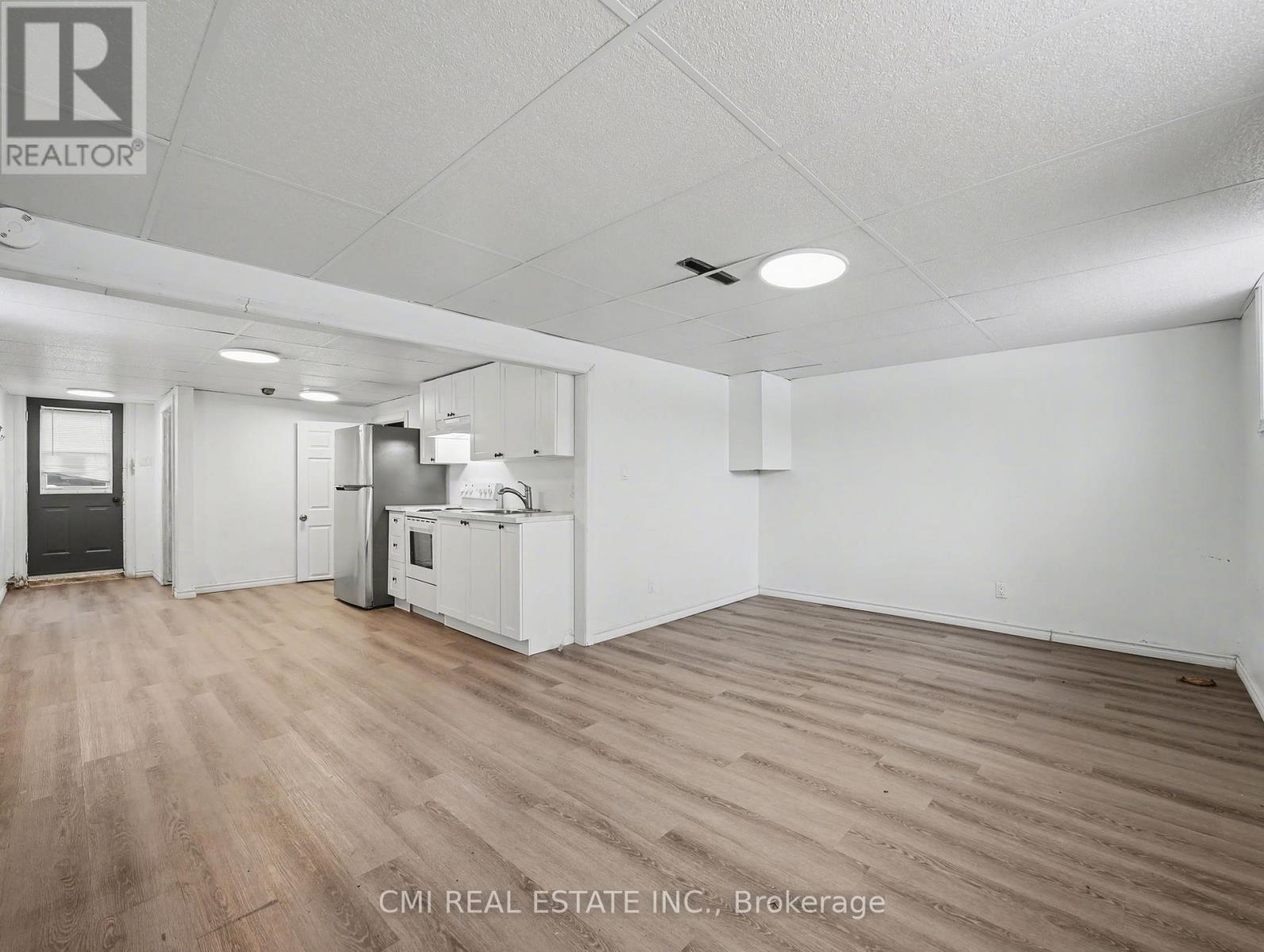 4306 East Avenue Property Photo 26
