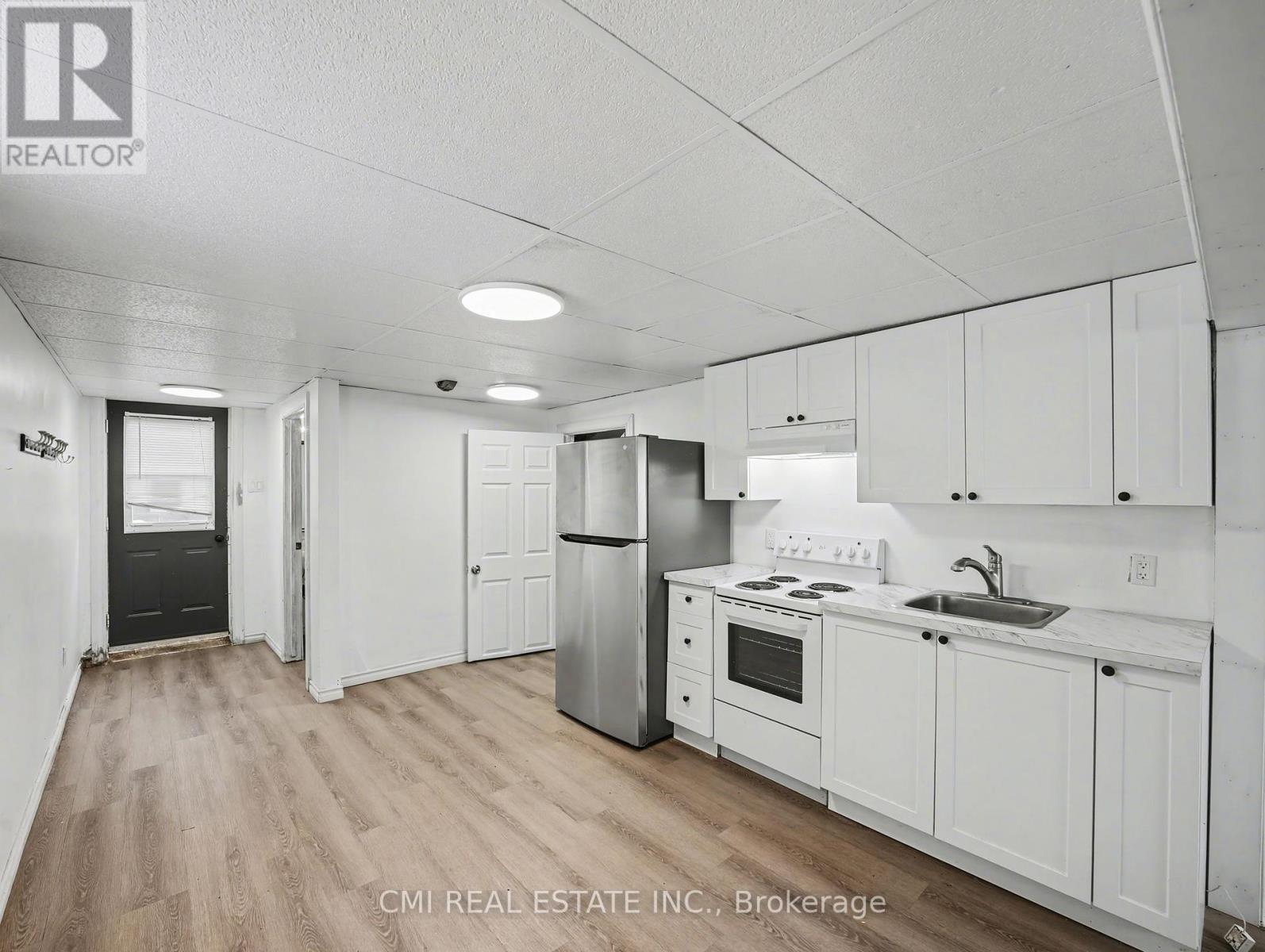 4306 East Avenue Property Photo 27