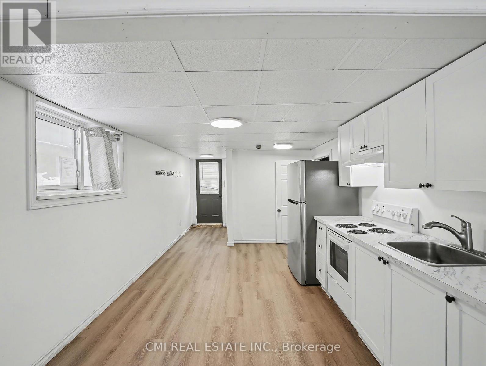 4306 East Avenue Property Photo 28