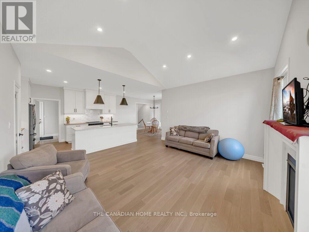 51 Keba Crescent N Property Photo 11
